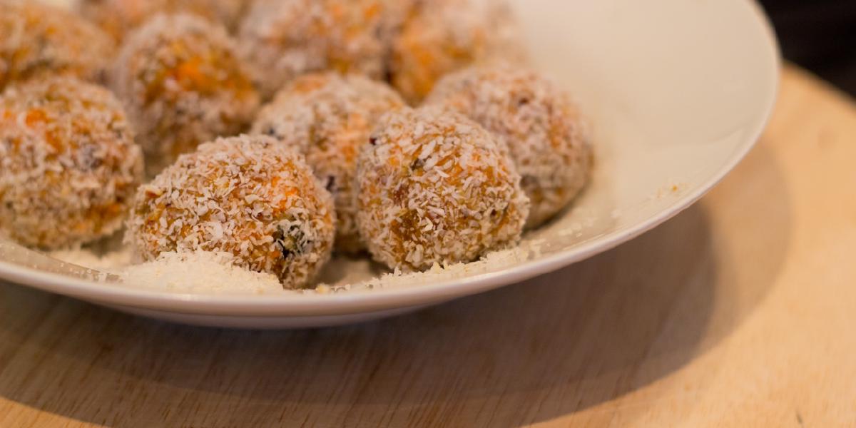 Dadel-wortelballetjes